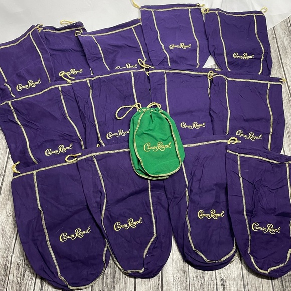 LARGE LOT of 14 Crown Royal Cloth Bags for Crafting Etc Upcycle Repurpose - Picture 1 of 3